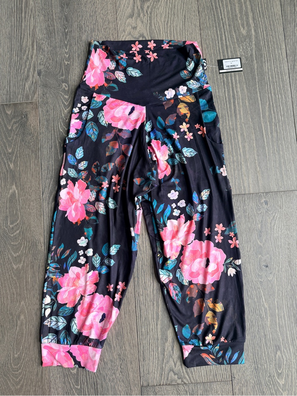 Exotica Innerbloom Soft to Touch Cropped Jogger Capris with Pockets Size M